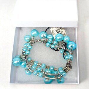 Divine NWT Silver Light Blue Beaded Stretch Bracelet